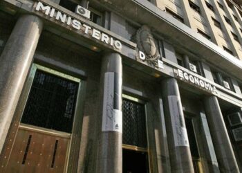 Economía ampliará en $500 millones un bono del Tesoro para pagar subsidios a provincias