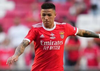 En el medio de la puja por Enzo Fernández, el DT de Benfica aseguró que no quieren venderlo