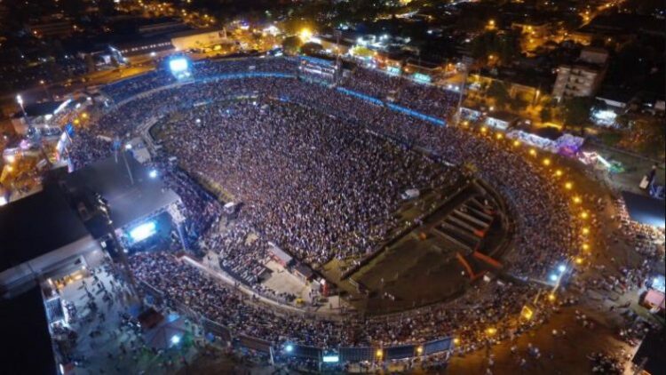 Los Palmeras y Damián Córdoba le pusieron moño a la noche más concurrida de Jesús María
