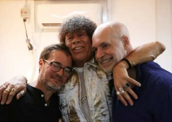 Larreta cerró su gira local con una foto junto a “la Mona”