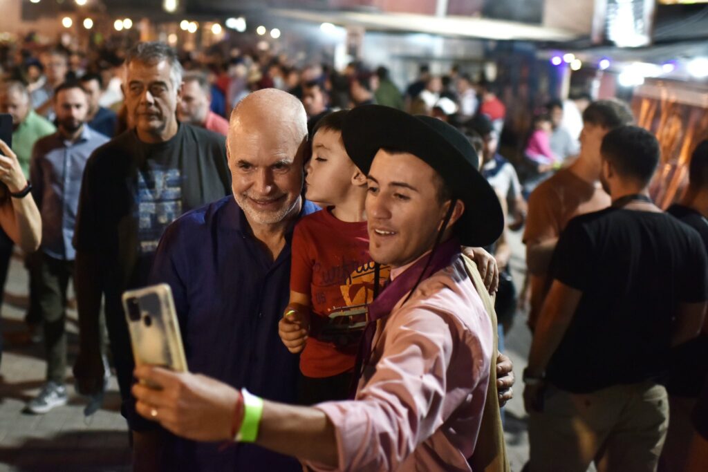 Larreta visitó los festivales de Córdoba en clave electoral