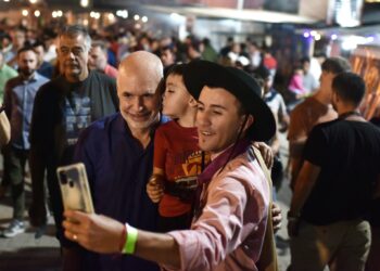 Larreta visitó los festivales de Córdoba en clave electoral