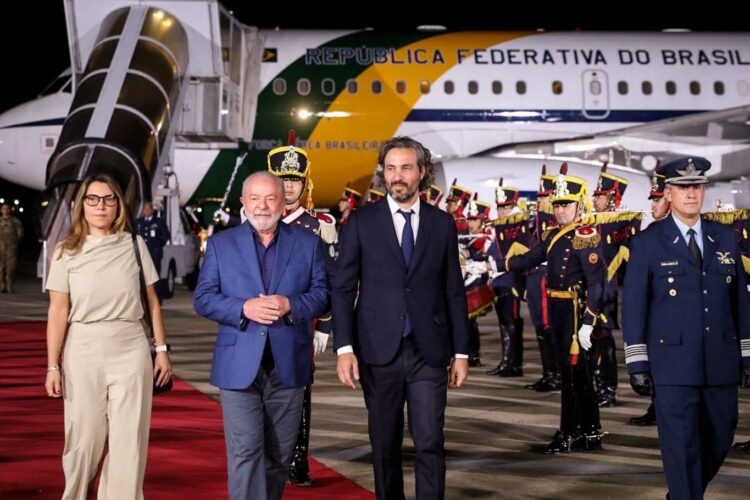 Da Silva arribó a nuestro país y fue recibido por el canciller Cafiero.