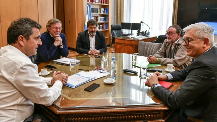Massa se reúne con la Mesa de Enlace, a la espera de medidas para combatir la sequía