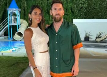 Agotaron la camisa que usó Messi para Año Nuevo: cuánto vale y de qué marca es