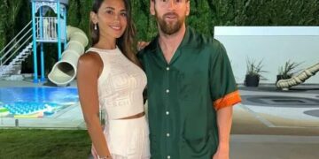 Agotaron la camisa que usó Messi para Año Nuevo: cuánto vale y de qué marca es