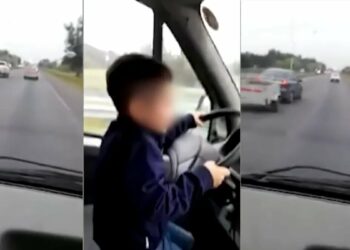 Obligó a su hijo de 7 años a conducir un camión por una autopista