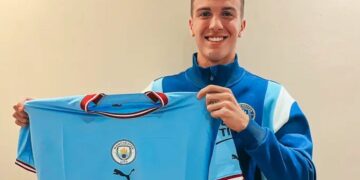 Manchester City oficializó a Perrone