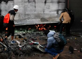 Toque de queda en Perú tras 18 muertes