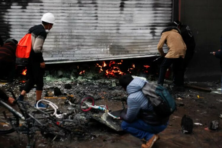 Toque de queda en Perú tras 18 muertes