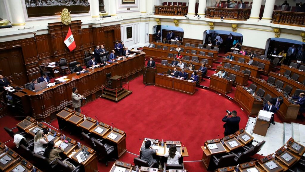 Debaten adelantar los comicios