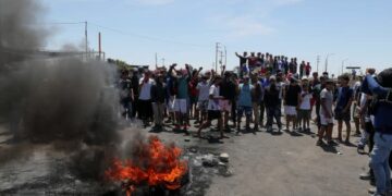 Al menos 12 muertos y 38 heridos en el sur de Perú por las protestas