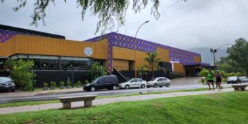 Los encierran con un candado para eludir el control laboral