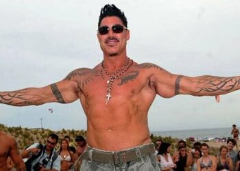 Estrenan hoy «El comandante Fort», la ansiada docuserie sobre la vida de Ricardo