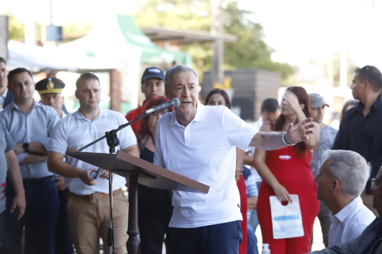 El Gobernador también anunció el ensanchamiento de la ruta 9 norte.