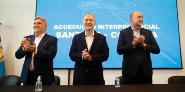 Junto a Perotti, el Gobernador alimentó su armado antigrieta