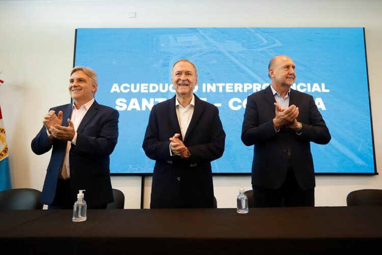 Junto a Perotti, el Gobernador alimentó su armado antigrieta