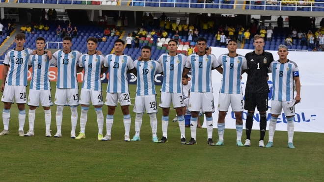 Para recuperarse del golpe, Argentina enfrenta esta noche a Brasil por el Sudamericano sub 20
