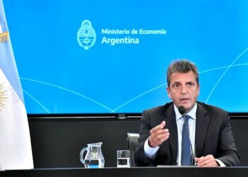 Massa anunció la recompra de 1.000 millones de dólares de deuda externa