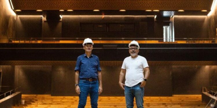 El Teatro Comedia, casi terminado