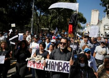 Masivas protestas reclamaron a Maduro mejoras salariales