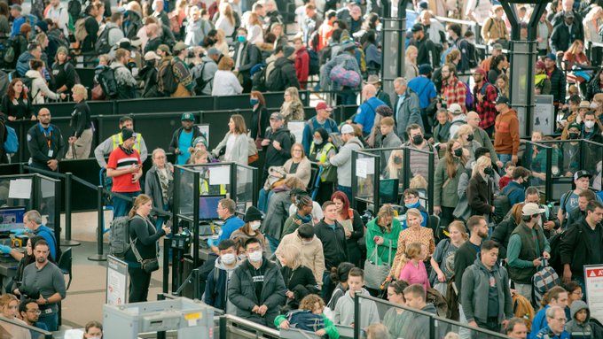 EE.UU. canceló hoy todos sus vuelos por una falla informática EE.UU. canceló hoy todos sus vuelos por una falla informática