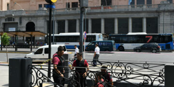 Una mujer policía murió en la estación Retiro luego de que le quitaran el arma y le dispararan