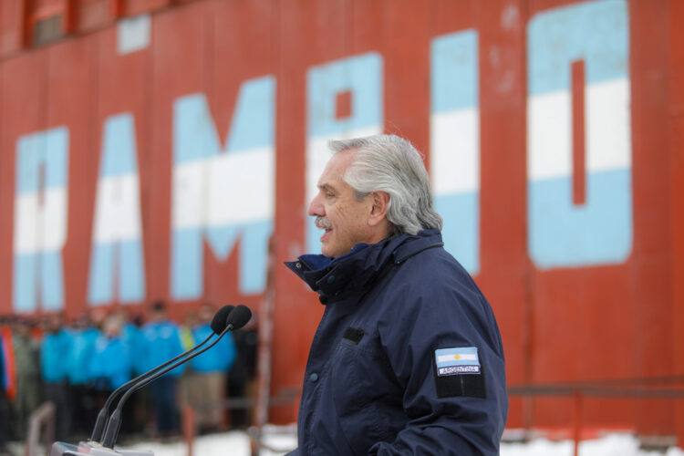Fernández desde la Antártida: "Es hora de volver a poner la vista en el sur; Malvinas es una causa actual"