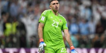 Dibu Matinez es finalista para el premio «The Best» como mejor arquero del mundo