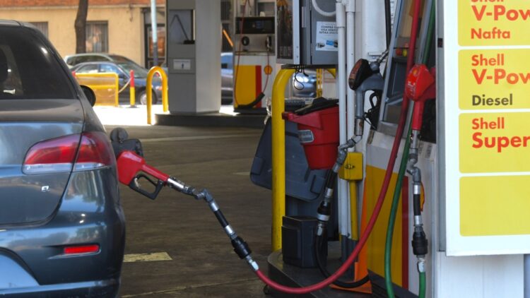 Shell aumentó un 4% el valor de sus combustibles