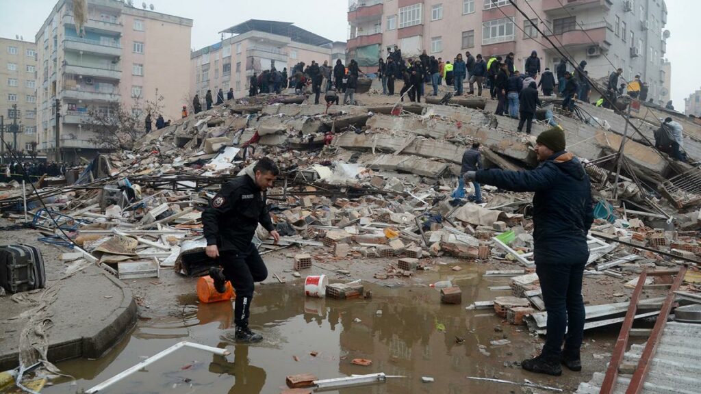 Ascendió a más de 5.000 la cifra de muertes causadas por el sismo de Turquía y Siria