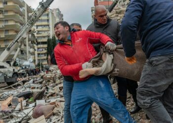 Suman más de 50.000 las víctimas fatales por el terremoto en Turquía y Siria