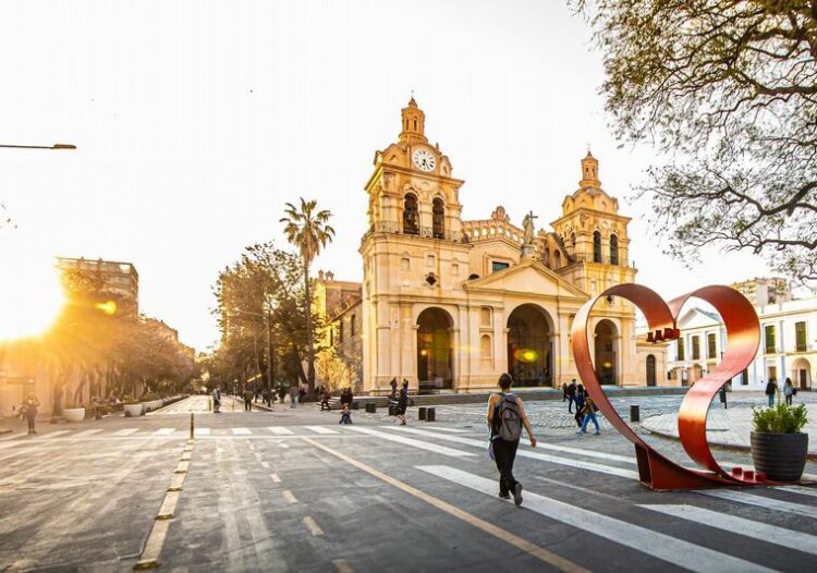 Una grilla con las diferentes actividades culturales que ofrece la ciudad para el fin de semana de Carnaval