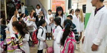 Recomiendan controles de salud postural de cara al inicio de clases