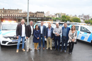 La Provincia entregó 60 nuevos vehículos a municipios y comunas