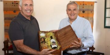 Morales lideró una tradicional ceremonia del Carnaval jujeño junto al embajador de EE.UU.