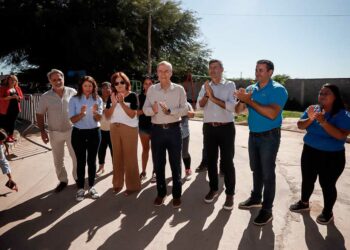 Schiaretti habilitó obras de urbanización en dos barrios de capital