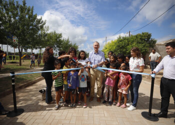 Schiaretti habilitó obras de urbanización y un polideportivo social