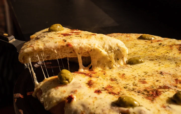 Día Internacional de la Pizza: la de muzzarella es la más popular del país