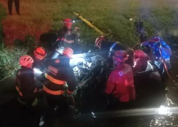 Perdió el control, cayó con su auto al canal y sufrió de un paro cardíaco