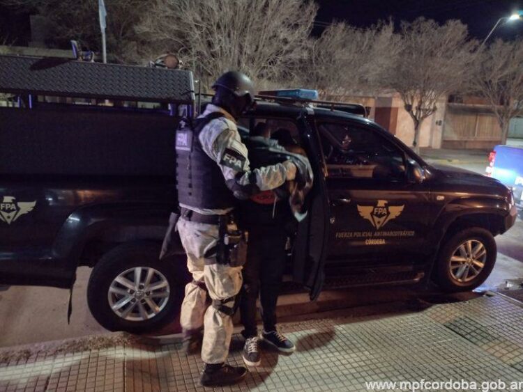 Detienen al sexto miembro de una banda de narcotraficantes