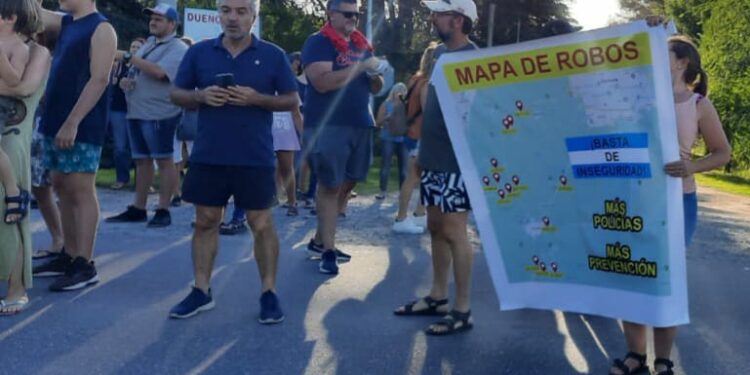 Marcharon en Falda del Carmen en reclamo por más seguridad