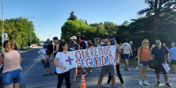 Marcharon en Falda del Carmen en reclamo por más seguridad