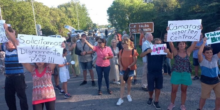 Marcharon en Falda del Carmen en reclamo por más seguridad