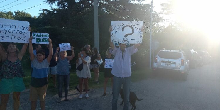 Marcharon en Falda del Carmen en reclamo por más seguridad