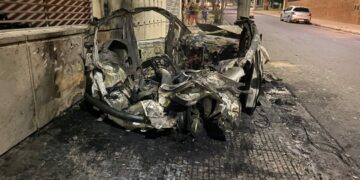 Explosión, choque y fuga protagonizadas por dos delincuentes en barrio San Vicente