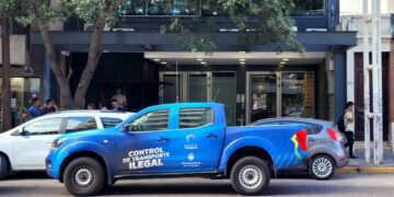 Clausuraron una oficina comercial del Uber en la ciudad