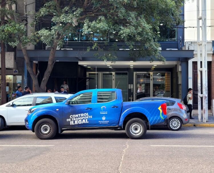 Clausuraron una oficina comercial del Uber en la ciudad