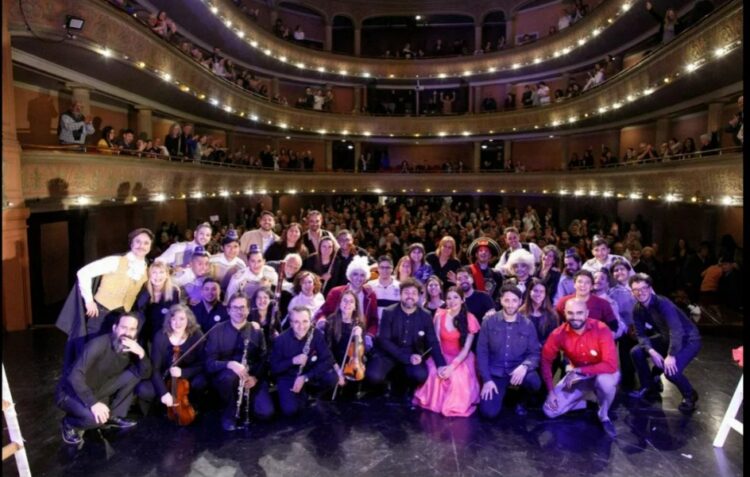 La ópera bufa se despide del Real