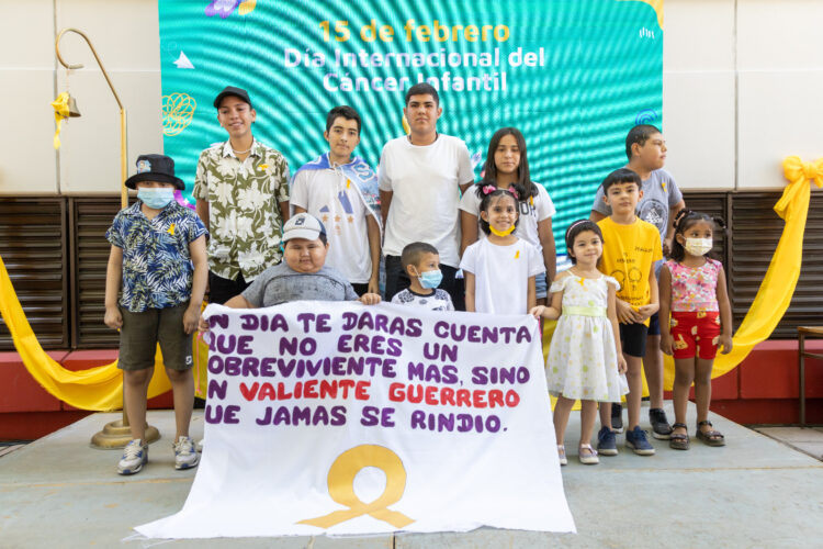 Once niños dieron el "campanazo" celebrando el fin de sus tratamientos oncológicos en el Hospital Infantil